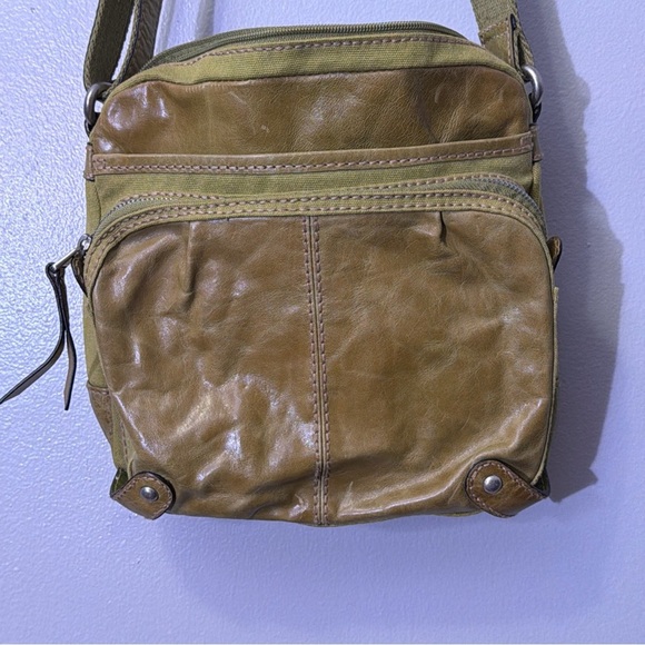 Fossil brand cross leather bag.green - Picture 3 of 10